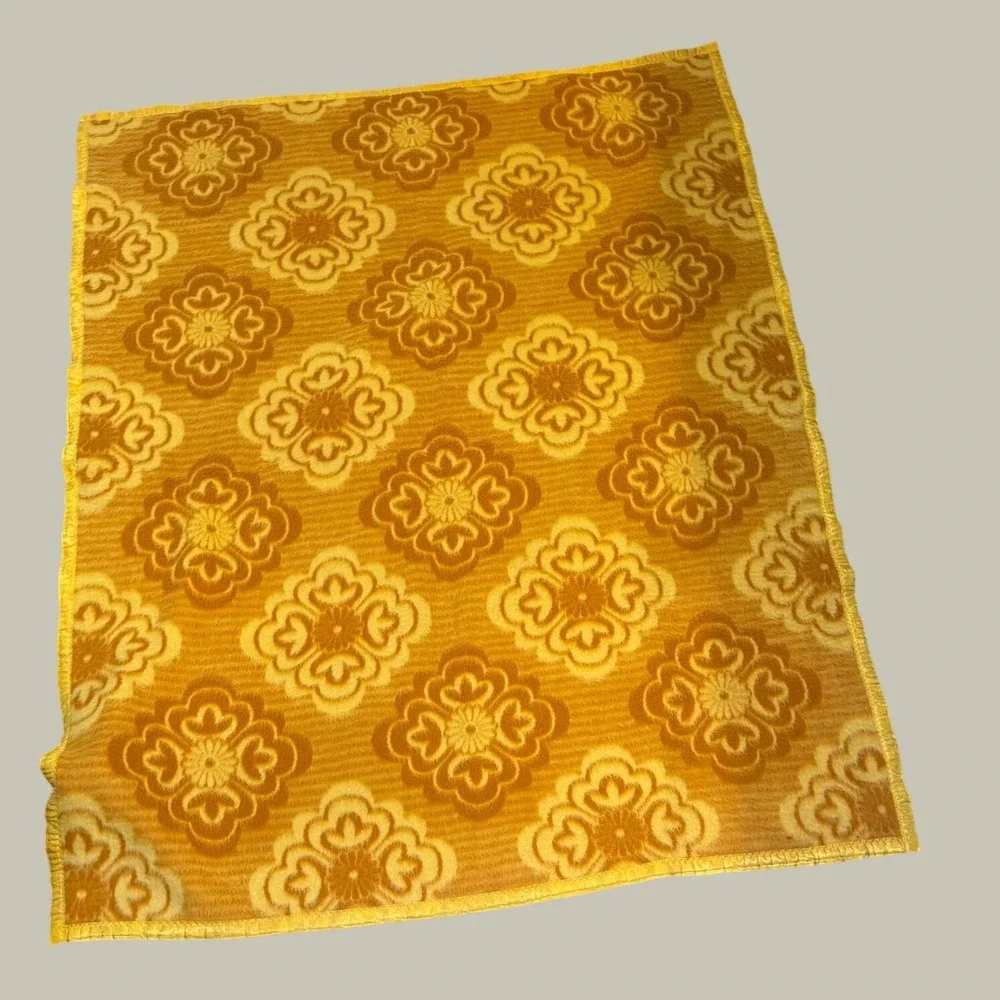 Vintage Yellow Orange‎ Floral Acrylic Damask Blanket Satin Trim Retro 70s 54x70